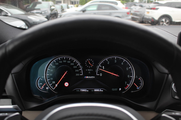 BMW X4 M40i High Executive / Trekhaak / Panoramadak / Camera / Head-up / Luxe Leder / 21'' / Harman Kardon / Navigatie / Stuur+Stoelverwarming / DAB / Dodehoek / Cruise Control