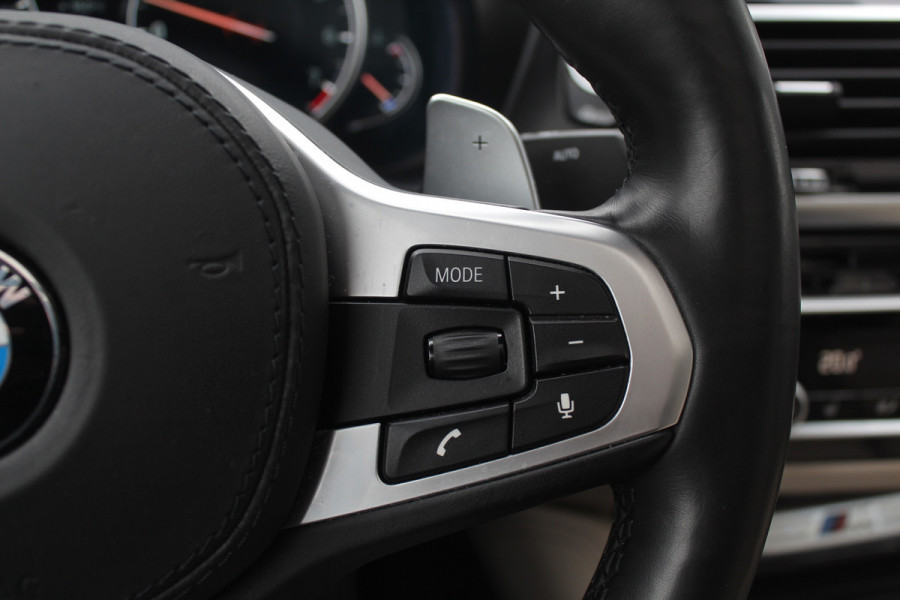 BMW X4 M40i High Executive / Trekhaak / Panoramadak / Camera / Head-up / Luxe Leder / 21'' / Harman Kardon / Navigatie / Stuur+Stoelverwarming / DAB / Dodehoek / Cruise Control
