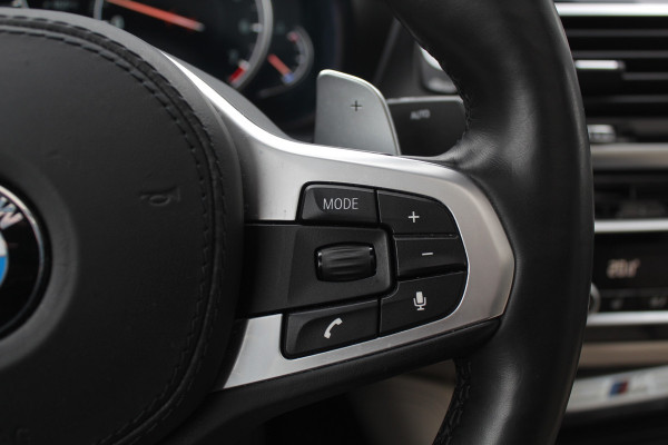 BMW X4 M40i High Executive / Trekhaak / Panoramadak / Camera / Head-up / Luxe Leder / 21'' / Harman Kardon / Navigatie / Stuur+Stoelverwarming / DAB / Dodehoek / Cruise Control