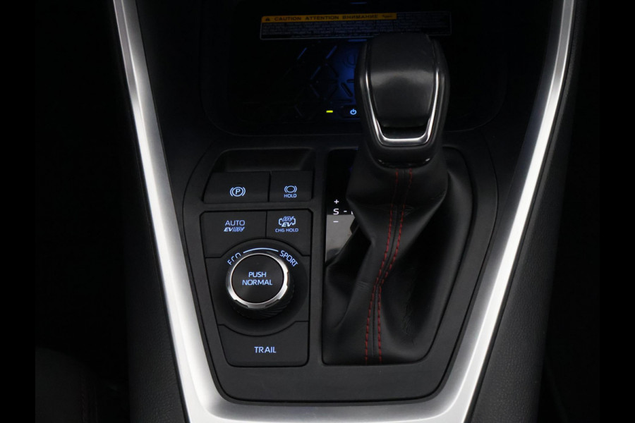 Toyota RAV4 2.5 Plug-in Hybrid AWD Dynamic | 1500KG trekgewicht | Afneembare Trekhaak| Stuur- & Stoelverwarming | Apple Carplay & AndroidAUTO |