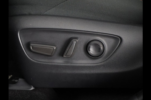 Toyota RAV4 2.5 Plug-in Hybrid AWD Dynamic | 1500KG trekgewicht | Afneembare Trekhaak| Stuur- & Stoelverwarming | Apple Carplay & AndroidAUTO |