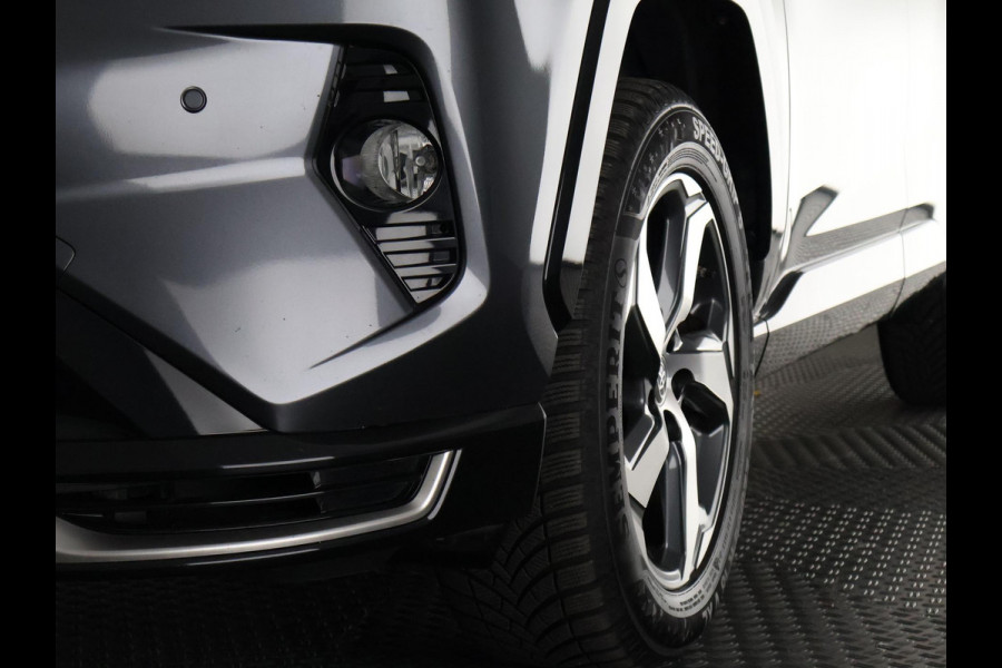 Toyota RAV4 2.5 Plug-in Hybrid AWD Dynamic | 1500KG trekgewicht | Afneembare Trekhaak| Stuur- & Stoelverwarming | Apple Carplay & AndroidAUTO |