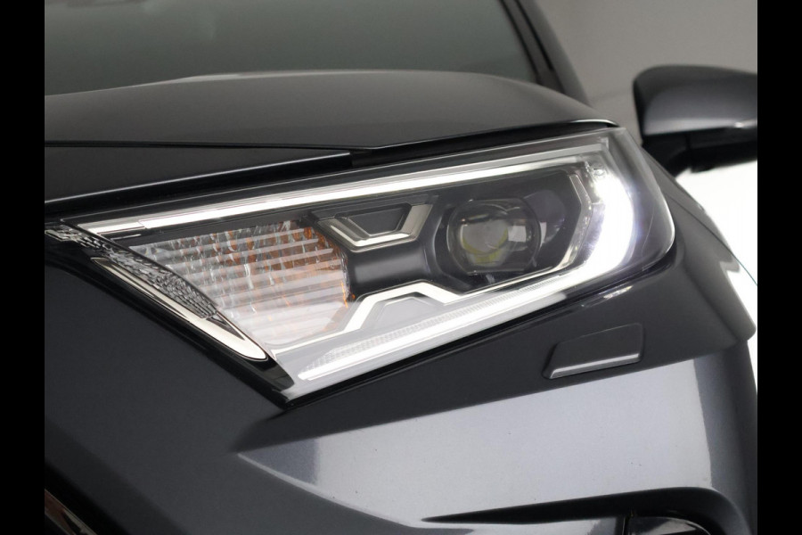 Toyota RAV4 2.5 Plug-in Hybrid AWD Dynamic | 1500KG trekgewicht | Afneembare Trekhaak| Stuur- & Stoelverwarming | Apple Carplay & AndroidAUTO |