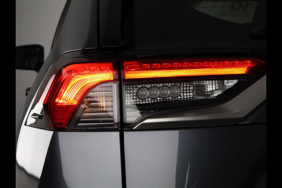 Toyota RAV4 2.5 Plug-in Hybrid AWD Dynamic | 1500KG trekgewicht | Afneembare Trekhaak| Stuur- & Stoelverwarming | Apple Carplay & AndroidAUTO |