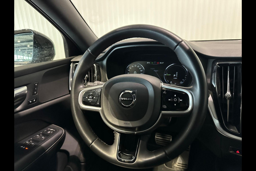 Volvo V60 T6 Aut. Plug-in Hybrid R-Design Leder Parkeercamera 340pk