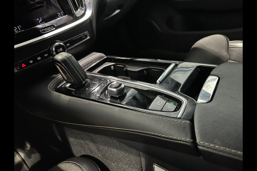 Volvo V60 T6 Aut. Plug-in Hybrid R-Design Leder Parkeercamera 340pk