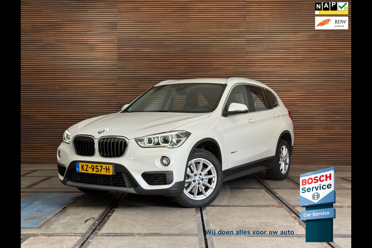 BMW X1 SDrive20i Centennial High Executive | Leer | Navigatie | HUD