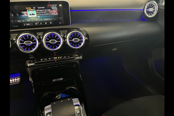 Mercedes-Benz AMG A-klasse AMG 35 4MATIC 306 PK!! Keyless Cruise Led verlichting Achteruitrijcamera Carplay Dynamic select