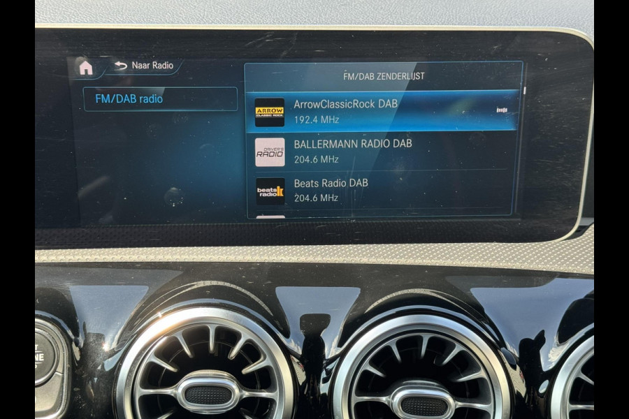Mercedes-Benz AMG A-klasse AMG 35 4MATIC 306 PK!! Keyless Cruise Led verlichting Achteruitrijcamera Carplay Dynamic select