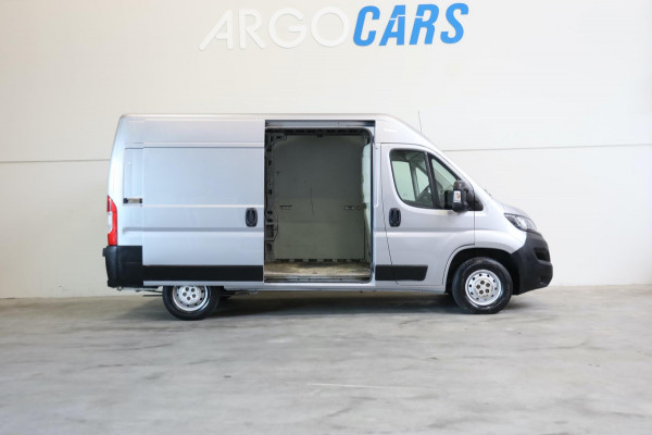 Peugeot Boxer 330 2.2 BlueHDi L2/H2 140PK CAMERA TREKHAAK AIRCO NAVI CRUISE CONTROL LEASE V/A € 144,-p.m. Inruil mogelijk