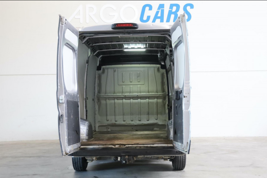 Peugeot Boxer 330 2.2 BlueHDi L2/H2 140PK CAMERA TREKHAAK AIRCO NAVI CRUISE CONTROL LEASE V/A € 144,-p.m. Inruil mogelijk