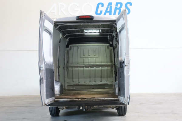 Peugeot Boxer 330 2.2 BlueHDi L2/H2 140PK CAMERA TREKHAAK AIRCO NAVI CRUISE CONTROL LEASE V/A € 144,-p.m. Inruil mogelijk