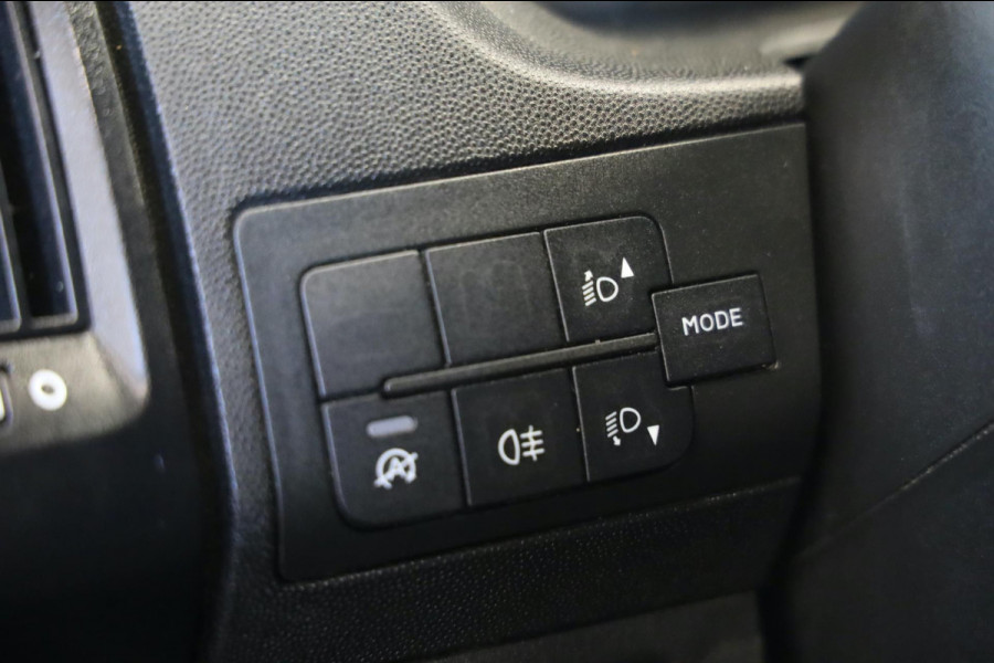 Peugeot Boxer 330 2.2 BlueHDi L2/H2 140PK CAMERA TREKHAAK AIRCO NAVI CRUISE CONTROL LEASE V/A € 144,-p.m. Inruil mogelijk
