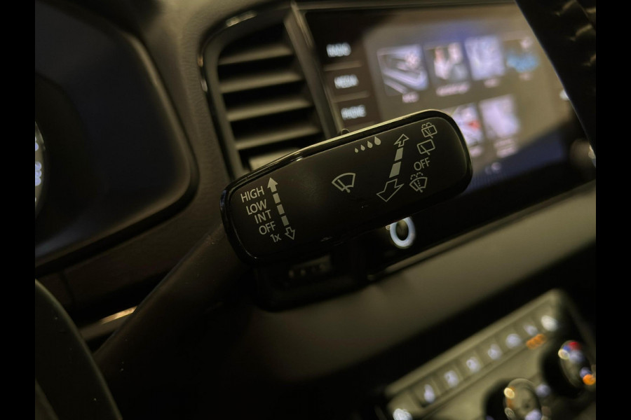 Škoda Karoq 1.5 TSI Sportline / Aut / BTW / CarPlay / NL-auto