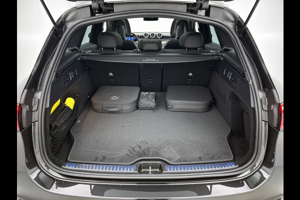 Mercedes-Benz GLC 300e 4MATIC Sport Edition | Trekhaak | Nightpakket | AMG Premium | Parkeerpakket met 360°-camera | Memorypakket | URBAN GUARD voertuigbescherming plus | Winter pakket | KEYLESS GO-comfortpakket | Dodehoekassistent |