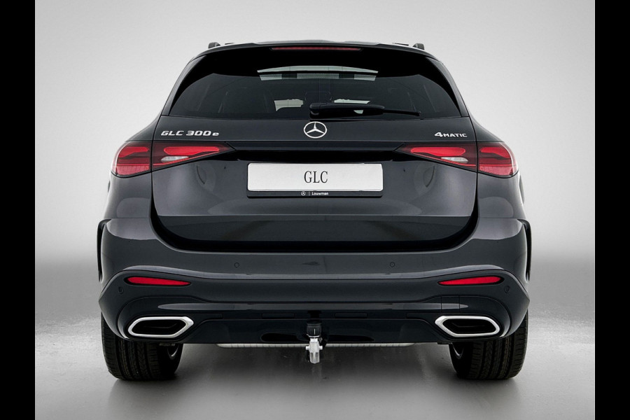 Mercedes-Benz GLC 300e 4MATIC Sport Edition | Trekhaak | Nightpakket | AMG Premium | Parkeerpakket met 360°-camera | Memorypakket | URBAN GUARD voertuigbescherming plus | Winter pakket | KEYLESS GO-comfortpakket | Dodehoekassistent | Mercedes-Benz GLC 300e 4MATIC Sport Edition | Trekhaak | Nightpakket | AMG Premium | Parkeerpakket met 360°-camera | Memorypakket | URBAN GUARD voertuigbescherming plus | Winter pakket | KEYLESS GO-comfortpakket | Dodehoekassistent |