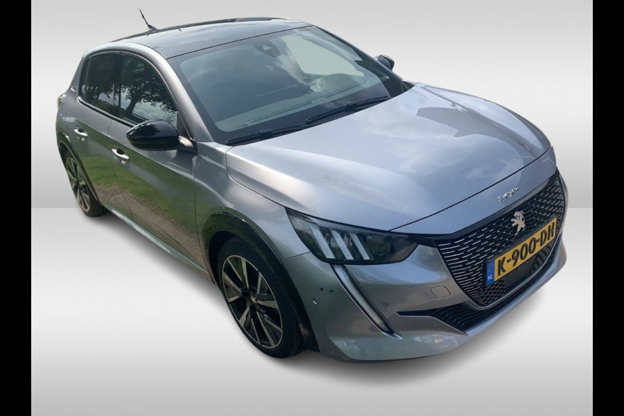 Peugeot 208 1.2 PureTech GT-Line / Panoramadak / Camera / Navigatie / 17'' / Half leder / Dodehoek / Cruise Control