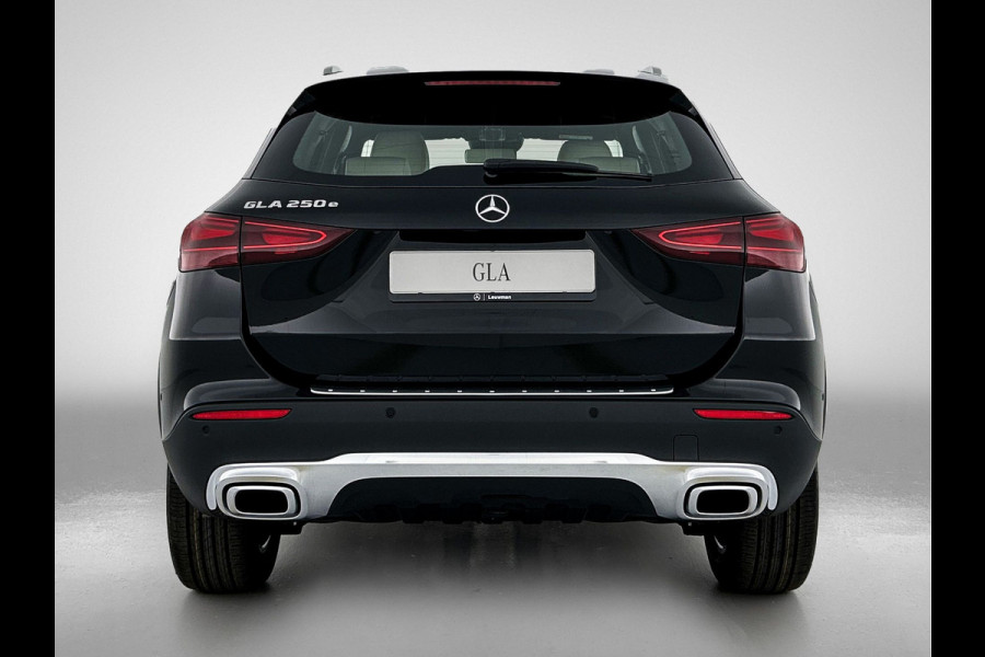 Mercedes-Benz GLA 250 e Business Solution Luxury | Trekhaak | Parkeerpakket met achteruitrijcamera | Keyless-Go comfortpakket | GUARD 360 ° Vehicle protection Plus | EASY PACK achterklep | USB-pakket plus |