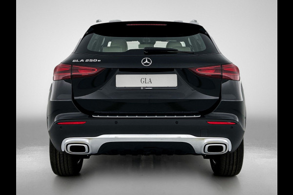 Mercedes-Benz GLA 250 e Business Solution Luxury | Trekhaak | Parkeerpakket met achteruitrijcamera | Keyless-Go comfortpakket | GUARD 360 ° Vehicle protection Plus | EASY PACK achterklep | USB-pakket plus |