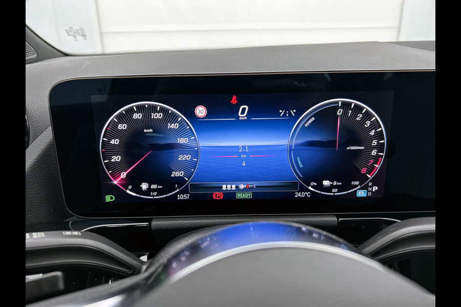 Mercedes-Benz GLA 250 e Business Solution Luxury | Trekhaak | Parkeerpakket met achteruitrijcamera | Keyless-Go comfortpakket | GUARD 360 ° Vehicle protection Plus | EASY PACK achterklep | USB-pakket plus |