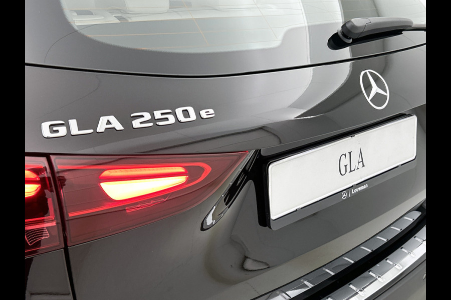 Mercedes-Benz GLA 250 e Business Solution Luxury | Trekhaak | Parkeerpakket met achteruitrijcamera | Keyless-Go comfortpakket | GUARD 360 ° Vehicle protection Plus | EASY PACK achterklep | USB-pakket plus |