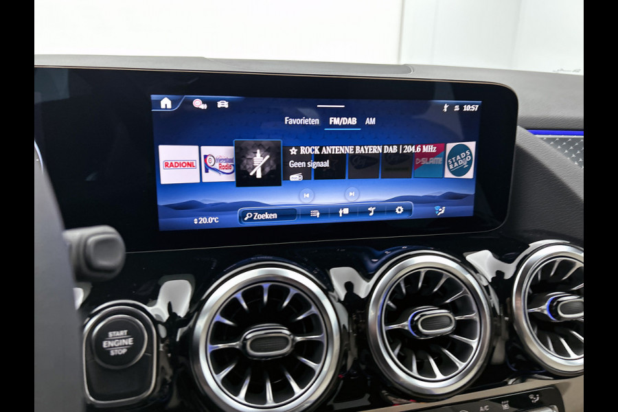 Mercedes-Benz GLA 250 e Business Solution Luxury | Trekhaak | Parkeerpakket met achteruitrijcamera | Keyless-Go comfortpakket | GUARD 360 ° Vehicle protection Plus | EASY PACK achterklep | USB-pakket plus |