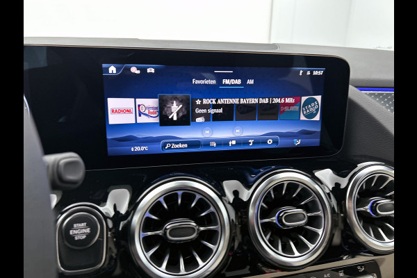 Mercedes-Benz GLA 250 e Business Solution Luxury | Trekhaak | Parkeerpakket met achteruitrijcamera | Keyless-Go comfortpakket | GUARD 360 ° Vehicle protection Plus | EASY PACK achterklep | USB-pakket plus |