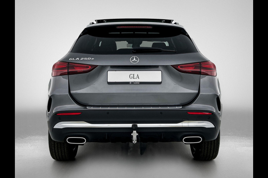 Mercedes-Benz GLA 250 e Business Solution AMG | Trekhaak | Parkeerpakket met achteruitrijcamera | EASY PACK achterklep | Spiegelpakket | Dodehoekassistent | Stoelverwarming voor | KEYLESS GO | Extra USB-poorten |