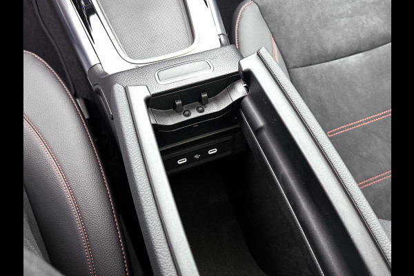 Mercedes-Benz GLA 250 e Business Solution AMG | Trekhaak | Parkeerpakket met achteruitrijcamera | EASY PACK achterklep | Spiegelpakket | Dodehoekassistent | Stoelverwarming voor | KEYLESS GO | Extra USB-poorten |
