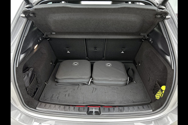 Mercedes-Benz GLA 250 e Business Solution AMG | Trekhaak | Parkeerpakket met achteruitrijcamera | EASY PACK achterklep | Spiegelpakket | Dodehoekassistent | Stoelverwarming voor | KEYLESS GO | Extra USB-poorten |