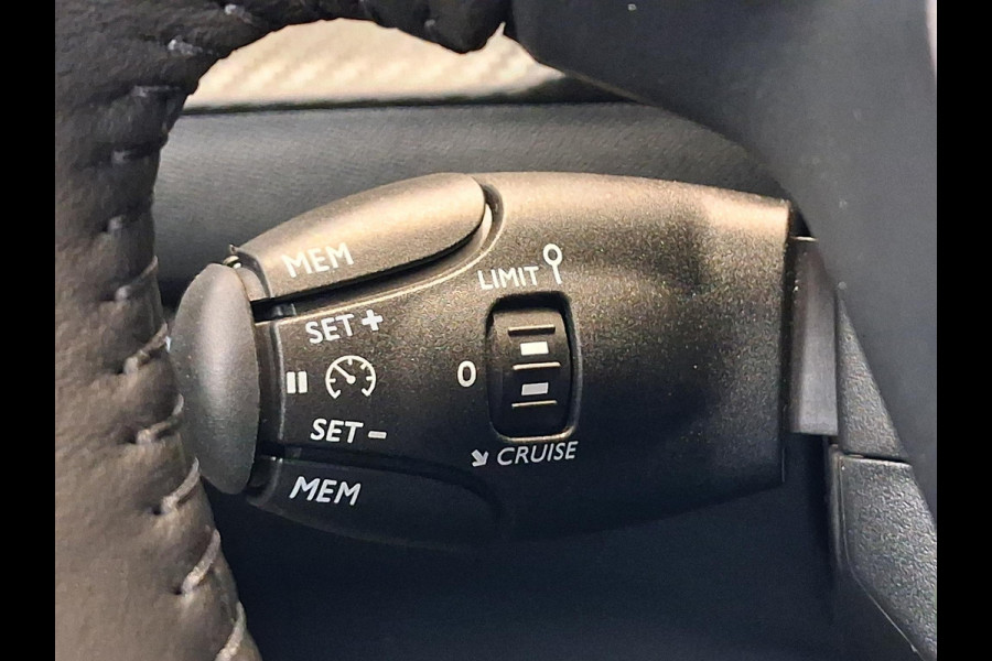 Peugeot 208 1.2 PureTech 100 Style Apple Carplay/Android Auto (Draadloos) | Parkeersensoren achter | Airco | Cruise Control |