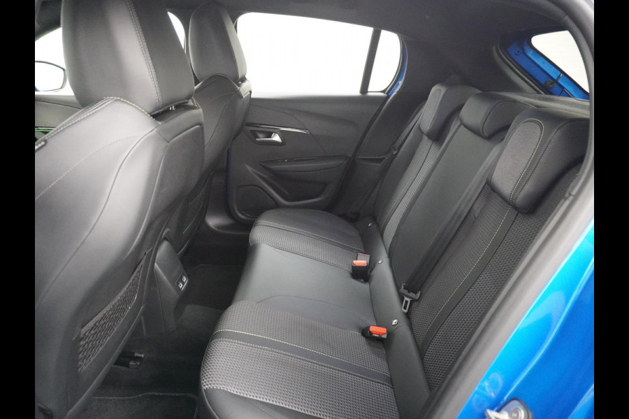 Peugeot 208 1.2 PureTech GT-Line VAN: 20.900,- VOOR: 17.877,- UW HERFSTVOORDEEL: 3.023,- EURO RIJKLAARPRIJS INCL. 12MND BOVAG GARANTIE | TOP ONDERHOUDEN