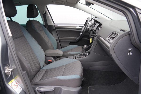 Volkswagen Golf 1.5 TSI IQ.Drive / Navi / ACC / Side assist / Stoelverwarming / PDC V+A