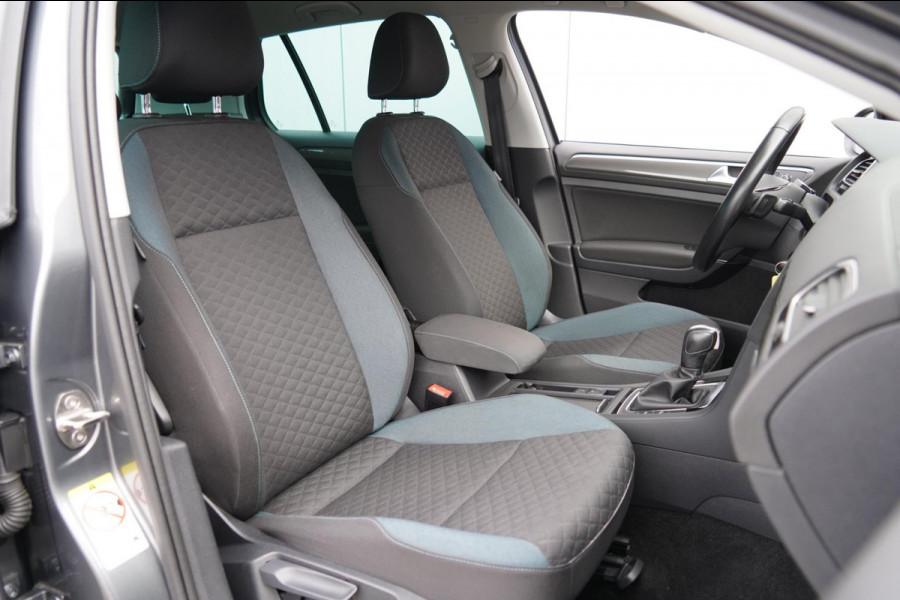 Volkswagen Golf 1.5 TSI IQ.Drive / Navi / ACC / Side assist / Stoelverwarming / PDC V+A