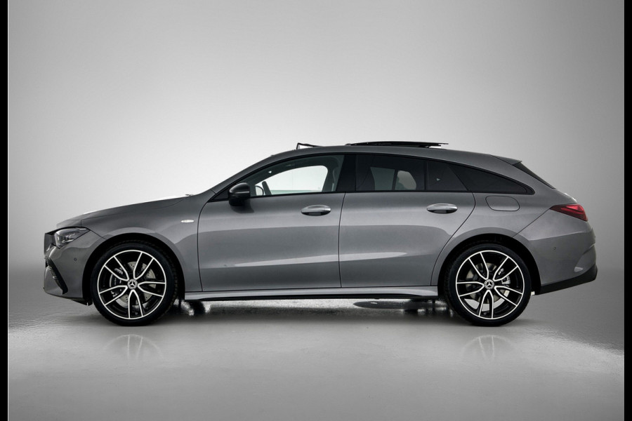 Mercedes-Benz CLA-Klasse Shooting Brake 250 e Business Solution AMG | Nightpakket | AMG Line Plus pakket | Parkeerpakket met 360°-camera | KEYLESS GO | Head-up display | Dodehoekassistent | Stoelverwarming voor | Licht- en zicht pakket |