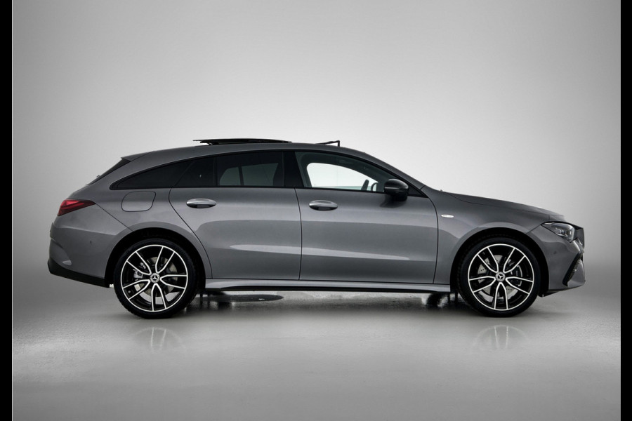 Mercedes-Benz CLA-Klasse Shooting Brake 250 e Business Solution AMG | Nightpakket | AMG Line Plus pakket | Parkeerpakket met 360°-camera | KEYLESS GO | Head-up display | Dodehoekassistent | Stoelverwarming voor | Licht- en zicht pakket |