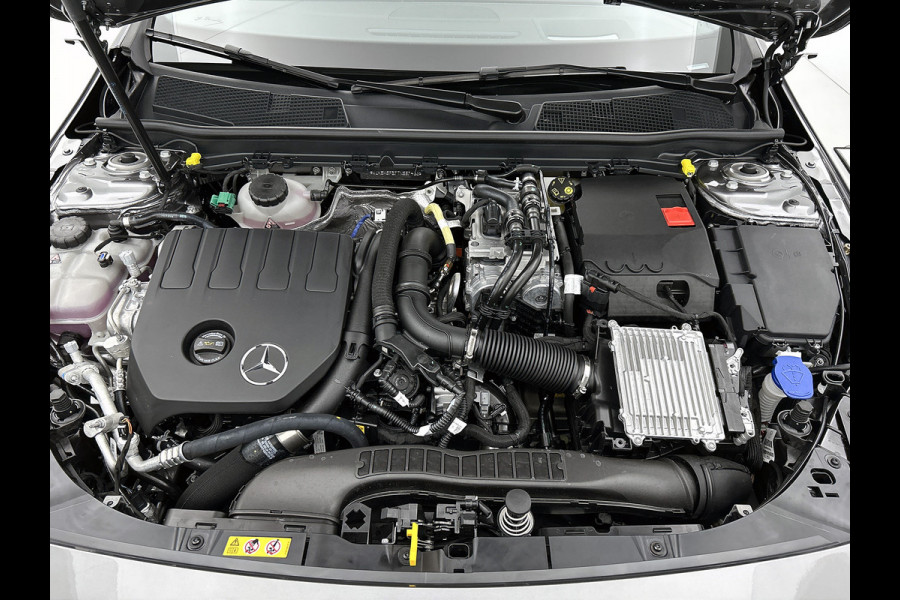 Mercedes-Benz CLA-Klasse Shooting Brake 250 e Business Solution AMG | Nightpakket | AMG Line Plus pakket | Parkeerpakket met 360°-camera | KEYLESS GO | Head-up display | Dodehoekassistent | Stoelverwarming voor | Licht- en zicht pakket |