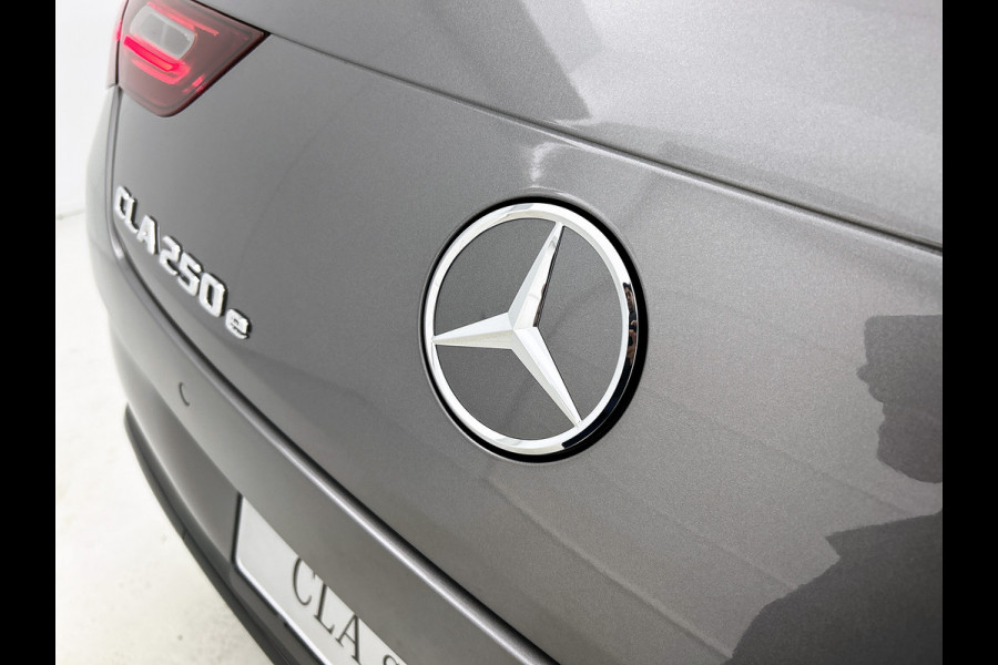 Mercedes-Benz CLA-Klasse Shooting Brake 250 e Business Solution AMG | Nightpakket | AMG Line Plus pakket | Parkeerpakket met 360°-camera | KEYLESS GO | Head-up display | Dodehoekassistent | Stoelverwarming voor | Licht- en zicht pakket |