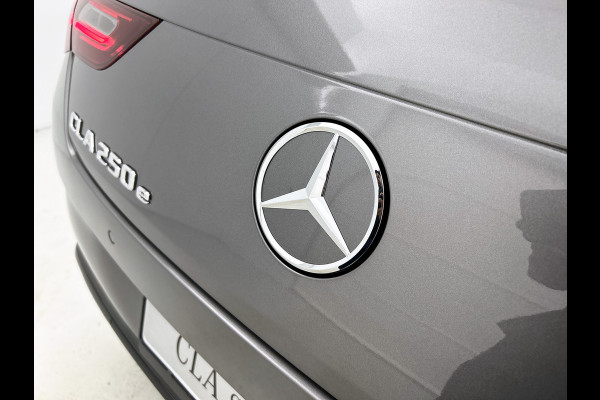 Mercedes-Benz CLA-Klasse Shooting Brake 250 e Business Solution AMG | Nightpakket | AMG Line Plus pakket | Parkeerpakket met 360°-camera | KEYLESS GO | Head-up display | Dodehoekassistent | Stoelverwarming voor | Licht- en zicht pakket |