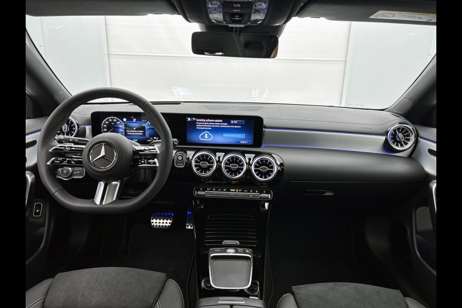 Mercedes-Benz CLA-Klasse Shooting Brake 250 e Business Solution AMG | Nightpakket | AMG Line Plus pakket | Parkeerpakket met 360°-camera | KEYLESS GO | Head-up display | Dodehoekassistent | Stoelverwarming voor | Licht- en zicht pakket |