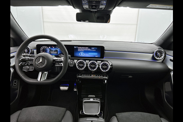 Mercedes-Benz CLA-Klasse Shooting Brake 250 e Business Solution AMG | Nightpakket | AMG Line Plus pakket | Parkeerpakket met 360°-camera | KEYLESS GO | Head-up display | Dodehoekassistent | Stoelverwarming voor | Licht- en zicht pakket |