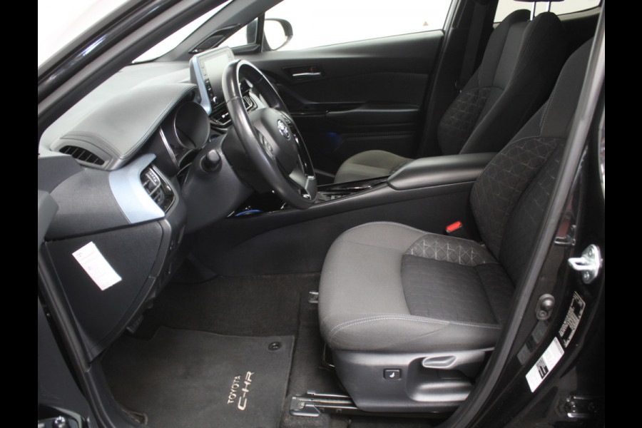 Toyota C-HR 2.0 Hybrid Business Plus CAMERA | CARPLAY | LED | TREKHAAK | LMV | STOELVERW | ADAPCRUISE | CLIMATE