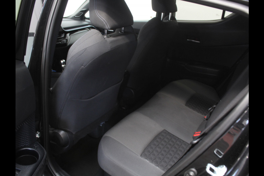 Toyota C-HR 2.0 Hybrid Business Plus CAMERA | CARPLAY | LED | TREKHAAK | LMV | STOELVERW | ADAPCRUISE | CLIMATE