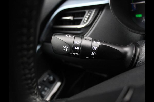 Toyota C-HR 2.0 Hybrid Business Plus CAMERA | CARPLAY | LED | TREKHAAK | LMV | STOELVERW | ADAPCRUISE | CLIMATE