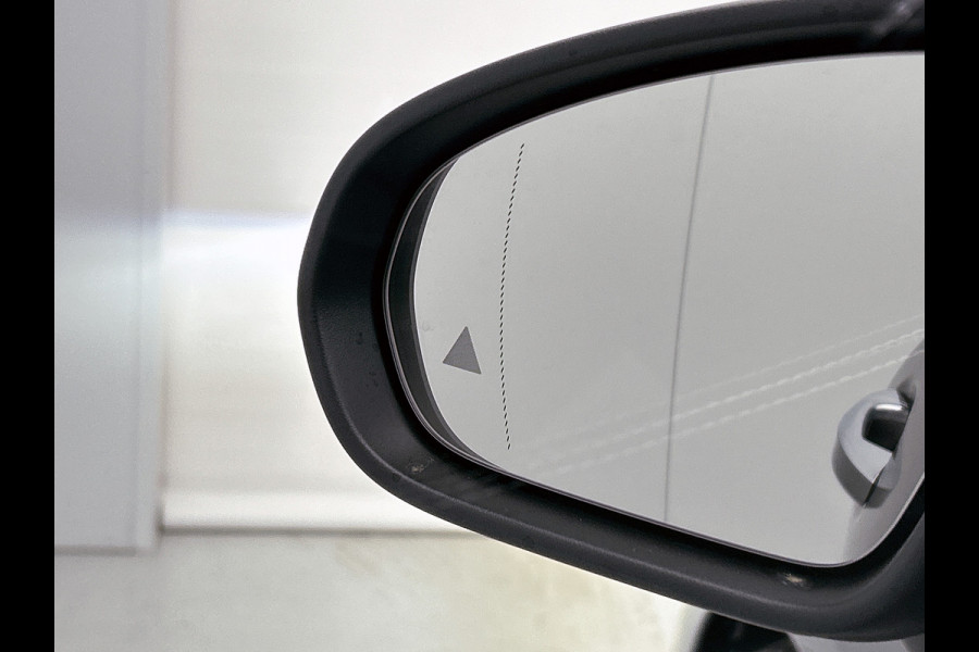Mercedes-Benz CLA-Klasse 180 Business Solution AMG | AMG Line Plus pakket | Head-up display | MBUX Augmented Reality Navigation | Memoryfunctie voorstoelen | 19" multispaaks velgen |