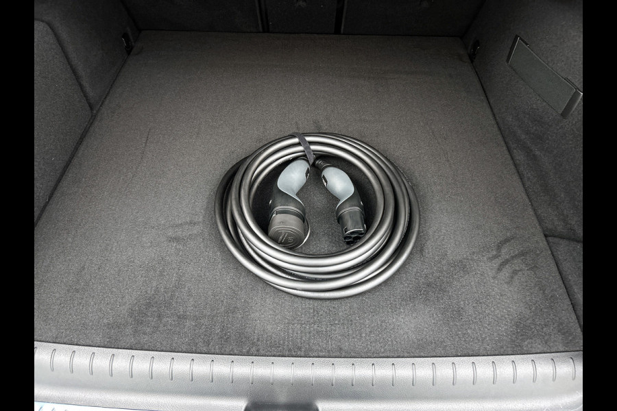 Mercedes-Benz C-Klasse Estate 300 e Business Solution AMG | Trekhaak | Nightpakket | AMG Line Premium Plus | Parkeerpakket met 360°-camera | Antidiefstalpakket GUARD 360° Plus | KEYLESS GO-comfortpakket | EASY PACK achterklep |
