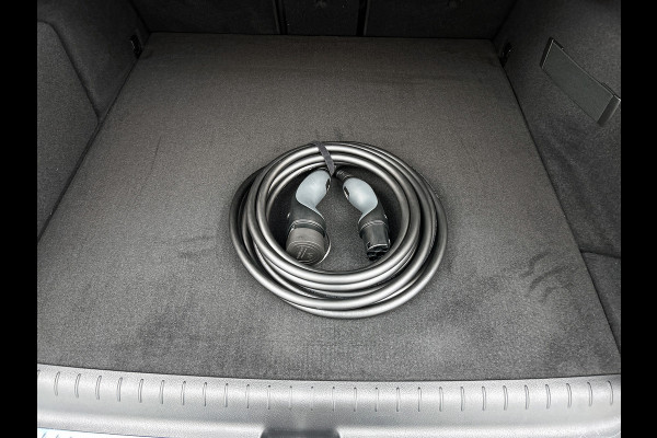 Mercedes-Benz C-Klasse Estate 300 e Business Solution AMG | Trekhaak | Nightpakket | AMG Line Premium Plus | Parkeerpakket met 360°-camera | Antidiefstalpakket GUARD 360° Plus | KEYLESS GO-comfortpakket | EASY PACK achterklep |
