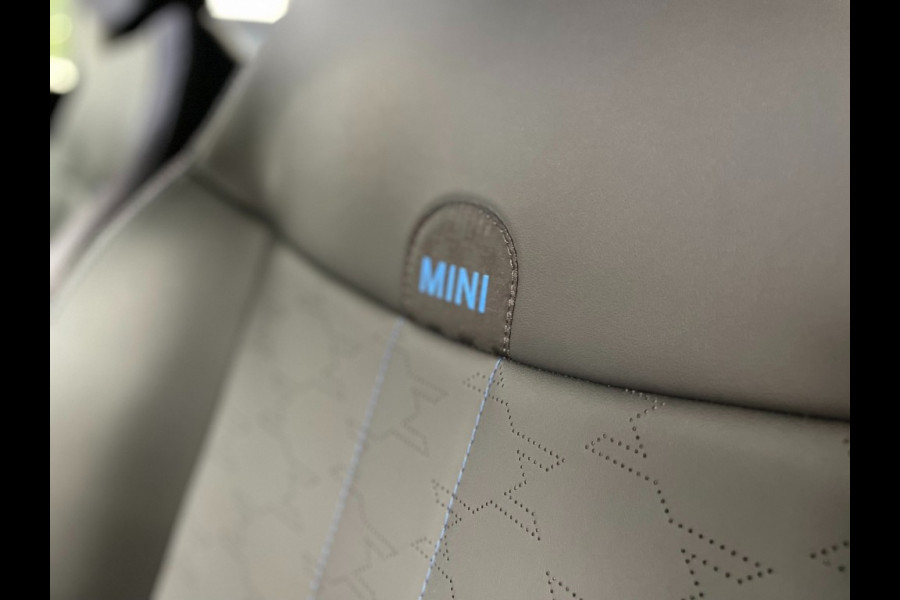 MINI Cooper Cooper 3-drs C 156pk Jcw 18 lmv Pano leer Key-less Head-up