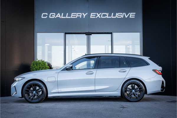BMW 3 Serie Touring 330e xDrive - M Sport | Panorama | H&K | Memory | 360 Camera