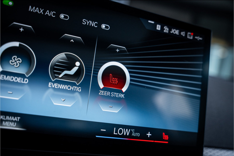BMW 3 Serie Touring 330e xDrive - M Sport | Panorama | H&K | Memory | 360 Camera